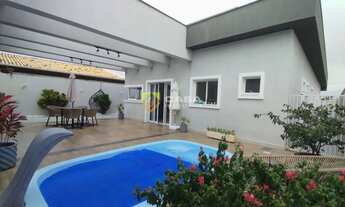 Imagem 2: Incrível Casa em Condomínio no Portal de Jacaraípe - 4 Quartos e Piscina! YDYP