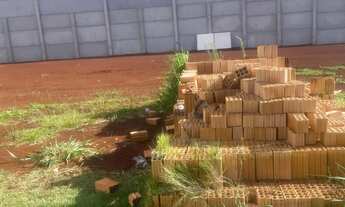 Imagem: Terreno 6x25 meio lote 80.000 parte paga