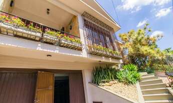 Imagem 2: Sobrado para venda com 330m2, 3 quartos (1 suíte) e 5 vagas no bairro Jardim Sabará - Port