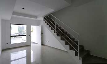 Imagem 3: Sobrado para venda possui 57 metros quadrados com 2 quartos em Sertão do Maruim - São José