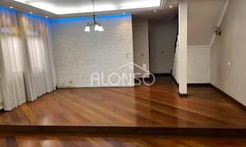 Imagem 3: Sobrado para aluguel tem 220 metros quadrados com 3 quartos