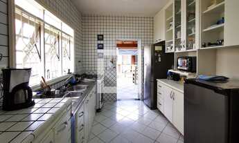 Imagem: Casa à Venda - CECAP, 3 Quartos, 220 m2