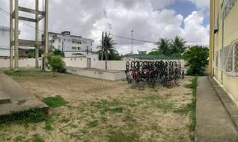 Imagem 5: Apartamento em condomínio fechado, com 2 quartos, salão de festa, portaria 24 horas, rua a