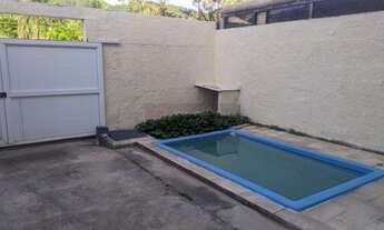 Imagem 2: Open House vende casa duplex em Itaipu, 2 suítes, varanda, com piscina e vaga. OPORTUNIDAD