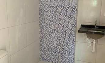 Imagem 3: Apartamento com 2 quartos, varanda, à 200 metros do mar, rua asfaltada, excelente acabamen