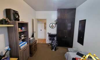 Imagem 2: 2 Dormitórios com Varanda, 1 quadra da praia, 1 vaga de garagem no Itararé, São Vicente-SP