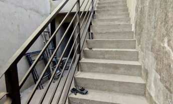 Imagem 5: Barracão novo, com apartamentos nos fundos