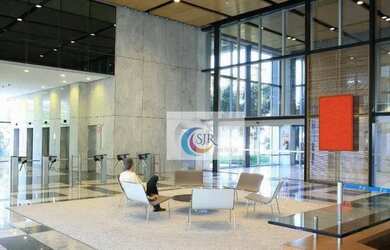 Imagem 6: Sala comercial de 865 m² com 18 vagas de garagem, 6 banheiros , forro acústico, ar condici