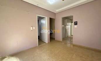 Imagem 7: Casa residencial ou comercial, com 02 ambientes de sala, 03 dormitórios na frente e mais 0