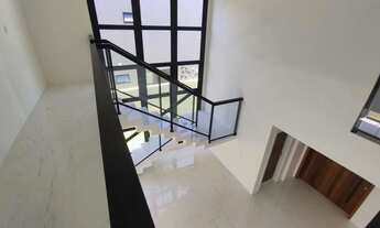 Imagem 3: Casa Alto Padrão no Alphaville LN2 4 Suítes, Projeto Sabine Rosas, Piscina e Sofisticação