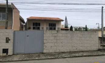 Imagem: Casa à venda com 2 pavimentos no bairro