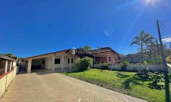 Imagem 2: Casa + Edícula com Piscina no Balneário Coroados - Guaratuba/PR