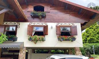 Imagem 7: Suntuoso imóvel em Campos de Jordão sp próximo ao Palácio do Governo em terreno de 1.800m2