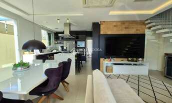 Imagem 3: Triplex com piscina e 3 dormitórios sendo 1 suíte no Itaguaçu