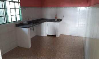 Imagem 3: Casa de 3 pavimentos, 3 quartos, sala, cozinha, 2 banheiros, 2 vagas cobertas