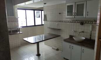 Imagem 3: Apartamento para venda com 160 metros quadrados com 4 quartos no Espinheiro