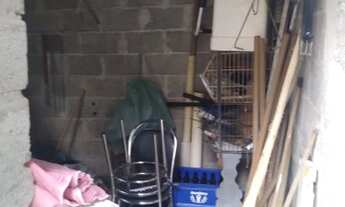 Imagem 6: Casa para venda possui 250 metros quadrados com 4 quartos em Região Central - Caieiras - S