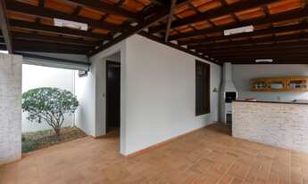 Imagem 2: Casa de condomínio térrea para venda possui 250 metros quadrados com 3 quartos