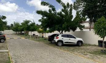 Imagem 3: Apartamento em condomínio fechado, com 2 quartos, salão de festa, portaria 24 horas, rua a