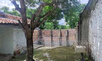 Imagem: Casa residencial no bairro Ilhotas, há