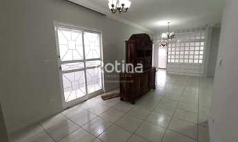 Imagem 7: Casa para alugar, 3 quartos, 1 suíte, 2 vagas, Brasil - Uberlândia/MG - R$ 2.700,00