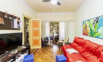 Imagem 2: Casa tríplex - 5 quartos - área externa - em rua nobre de Laranjeiras