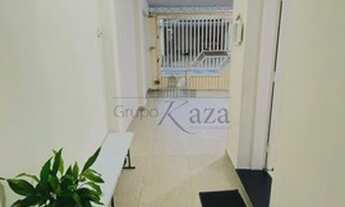 Imagem: Casa / Sobrado - 05 Dormitórios - Jardim