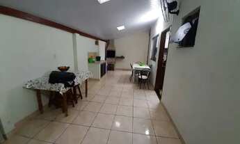 Imagem: Casa com 3 Quartos e 2 banheiro à Venda