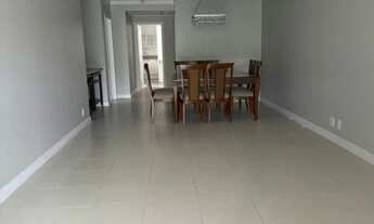 Imagem 8: Excelente apto de frente para o parque da luz com sala ampla com mesa de jantar com 8 cade