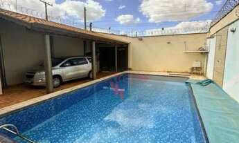 Imagem 1: Sobrado à Venda de 02 Suítes no Bairro São Jorge em Jardinópolis com Piscina