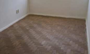 Imagem 5: Alugo apartamento 2/4 com dependência (75m2),rua principal da Sete Portas