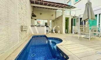 Imagem 7: Urca - Casa com vista e Piscina - 256m², 4 Suítes e Sofisticação Absoluta