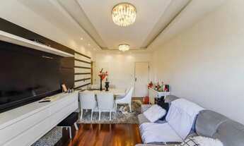 Imagem 3: Apartamento reformado com 2 vagas, varandas e lazer no condomínio para venda