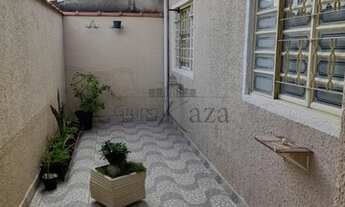 Imagem 2: Casa para venda com 167 metros quadrados com 3 quartos em Jardim Santa Marina - Jacareí