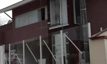 Imagem: Ampla casa em Pomerode, com fino acabamento