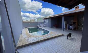 Imagem: Casa a venda com piscina em ótimo bairro