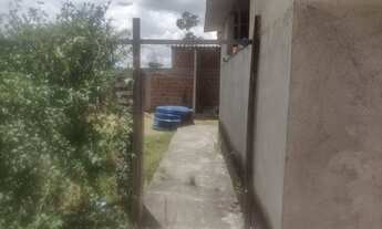 Imagem 3: Terreno grande, de fundos, com 2 cômodos. Perto de Campo Grande