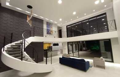 Imagem 2: Casa de condomínio sobrado para venda tem 423 metros quadrados com 5 quartos