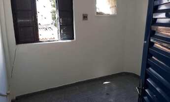 Imagem 3: Apartamento com 3 dormitórios para alugar, 70 m² por R$ 650,00/mês - Cristo Rei - Teresina