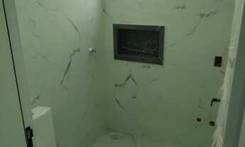 Imagem 2: Casa a venda com 2 dormitórios sendo 1 suíte,1 BWC, sala e cozinha integrada, área de serv