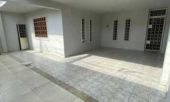 Imagem 2: Imóvel para venda tem 200 metros quadrados com 3 quartos em Saci - Teresina - PI