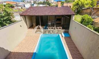 Imagem 4: Casa de 5 Dormitórios com Piscina no Jardim Floresta