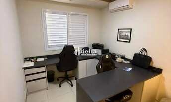 Imagem 11: Apartamento com 3 quartos sendo 1 suíte disponível para venda no bairro Tubalina em Uberlâ