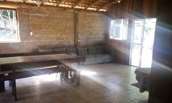 Imagem 6: 2 Casas grandes uma ao lado da outra com piscina e 3 quartos cada