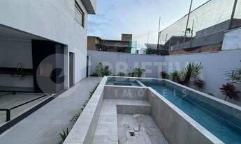 Imagem 6: Casa em Condomínio para aluguel, 4 quartos, 4 suítes, 4 vagas, Jardim Versailles - UBERLAN