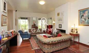 Imagem 4: Casa com 4 dormitórios e piscina no Pacaembu em rua tranquila e arborizada