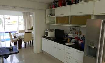 Imagem 4: Plakaford Ville, 4 suítes (2 masters), nascente, com armários