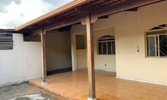 Imagem 2: Casa para venda possui 170 metros quadrados com 3 quartos em Niterói - Betim - MG