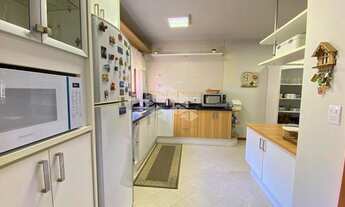 Imagem 7: Casa para venda possui 220 metros quadrados com 4 quartos em Córrego Grande - Florianópoli