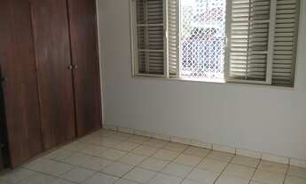 Imagem: Quarto individual feminino mobiliado